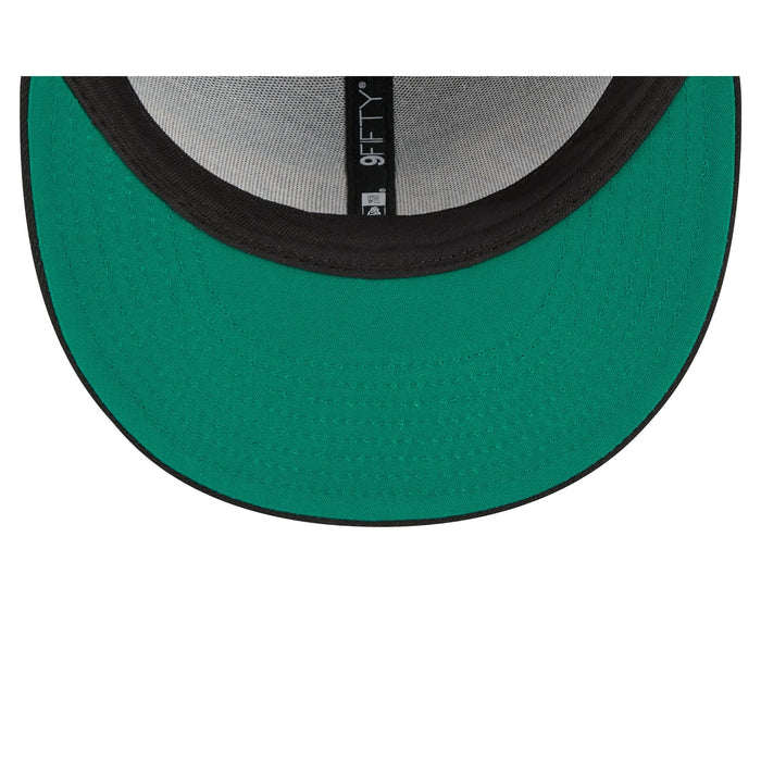 https://cdn.shopify.com/s/files/1/0601/2554/4675/files/60426605_9FIFTY_POST-UPPIN_BOSRED_BLK_UV.jpg?v=1693420920