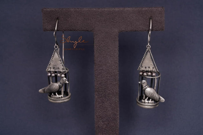 Qurbat Uncaged Ladder Hoops front