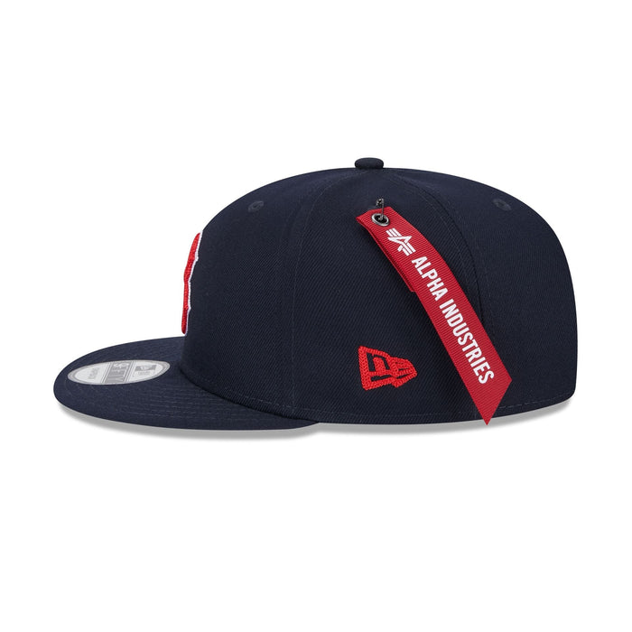 https://cdn.shopify.com/s/files/1/0601/2554/4675/files/60540210_9FIFTY_950ALPHAMLB1086_BOSRED_OTC_LSIDE.jpg?v=1724853397