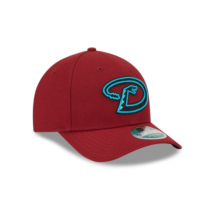 https://cdn.shopify.com/s/files/1/0601/2554/4675/files/60646823_9FORTYMC_MLBPLYRREP940MC_ARIDIA_OTC_3QR.jpg?v=1736976586