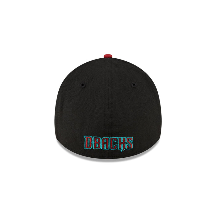 https://cdn.shopify.com/s/files/1/0601/2554/4675/files/60495360_60495365_39THIRTY_TEAMCLASSICRD_ARIDIA_BLKOTC_R.jpg?v=1699481198