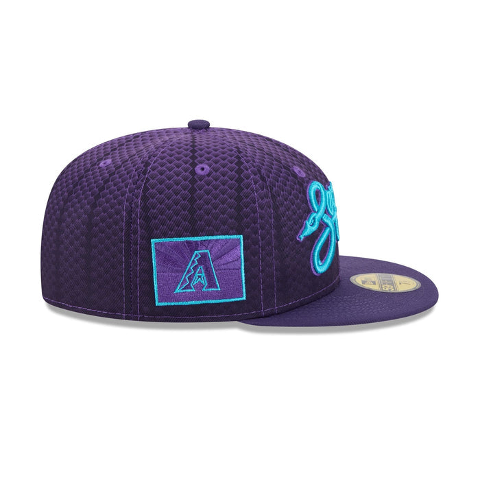 https://cdn.shopify.com/s/files/1/0601/2554/4675/files/60666930_59FIFTY_CITYCONNECTARIDIA_ARIDIA_OTC_RSIDE.jpg?v=1746460604