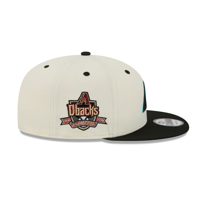 https://cdn.shopify.com/s/files/1/0601/2554/4675/files/60758455_9FIFTY_MASCOTPIN26993_ARIDIA_CHW_RSIDE.jpg?v=1763476290