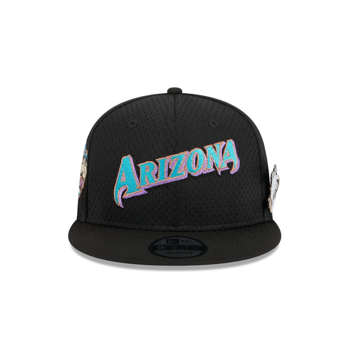 https://cdn.shopify.com/s/files/1/0601/2554/4675/files/60426604_9FIFTY_POST-UPPIN_ARIDIACO_BLK_F.jpg?v=1693420884