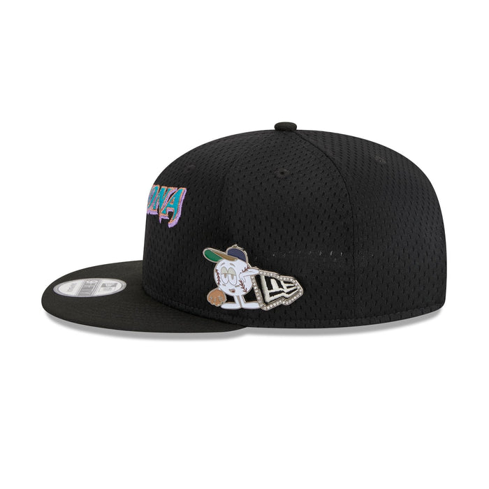 https://cdn.shopify.com/s/files/1/0601/2554/4675/files/60426604_9FIFTY_POST-UPPIN_ARIDIACO_BLK_LSIDE.jpg?v=1693420884