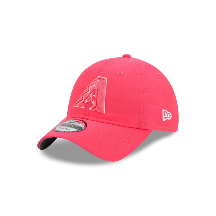 https://cdn.shopify.com/s/files/1/0601/2554/4675/files/60656396_9TWENTY_EVERYDAYNYLON_ARIDIA_XPK_3QL.jpg?v=1740520621