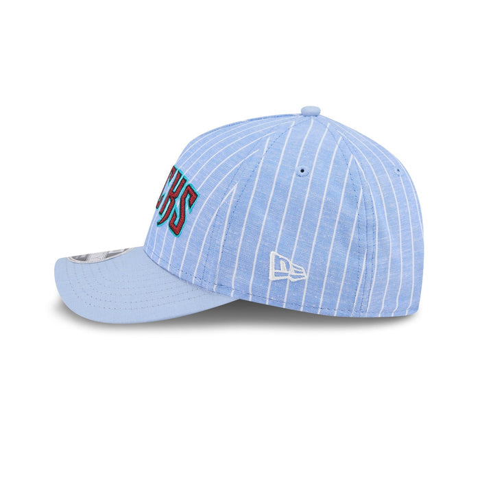 https://cdn.shopify.com/s/files/1/0601/2554/4675/files/60668486_940MC_20AFRAME_PINSTRIPELINEN_ARIDIA_OTC_LSIDE.jpg?v=1739902200