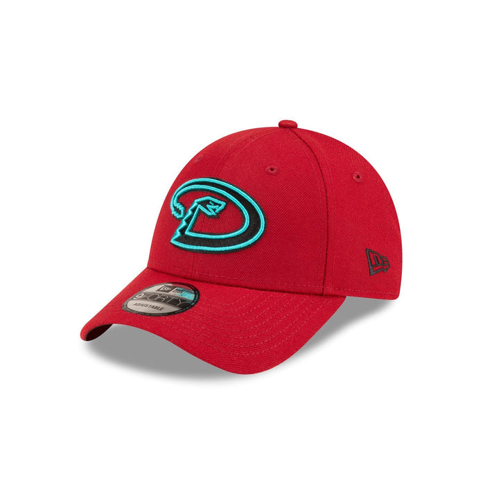 https://cdn.shopify.com/s/files/1/0601/2554/4675/files/60495369_60498445_9FORTY_THELEAGUEALT2_ARIDIA_OTCOTC_3QL.jpg?v=1705601333