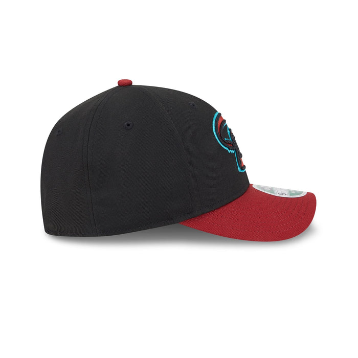 https://cdn.shopify.com/s/files/1/0601/2554/4675/files/60646827_9FORTYMC_MLBPLYRREP940MC_ARIDIA_OTC_RSIDE.jpg?v=1736976592