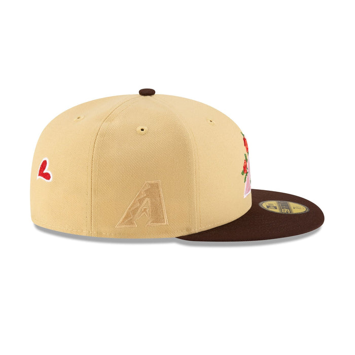 https://cdn.shopify.com/s/files/1/0601/2554/4675/files/70918501_59FIFTY_JUSTCAPS_ROSES_ARIDIA_TAN_RSIDE.jpg?v=1737469337