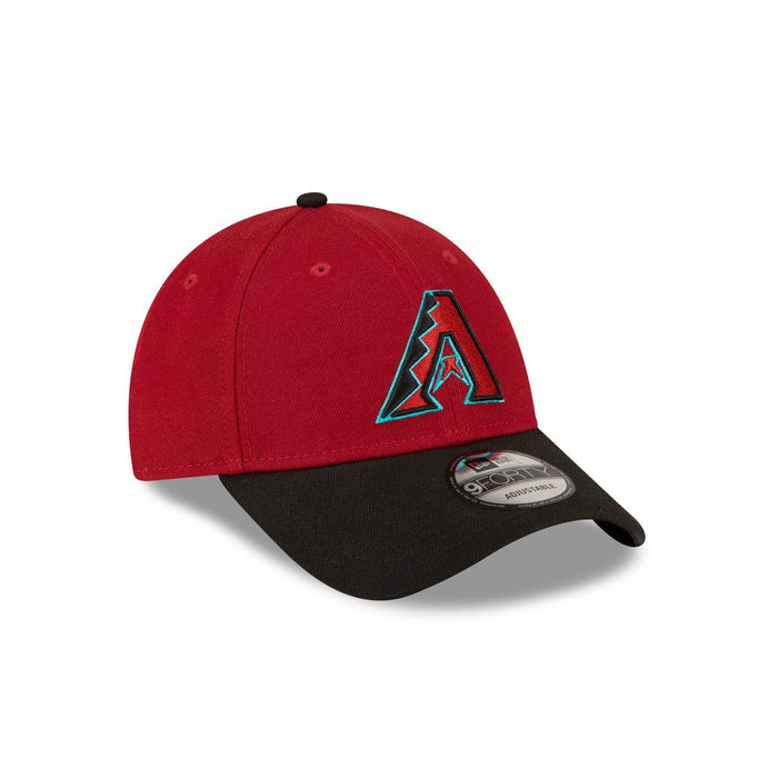 https://cdn.shopify.com/s/files/1/0601/2554/4675/files/60495367_60495371_9FORTY_THELEAGUEGM_ARIDIA_OTCBLK_3QR.jpg?v=1699481198