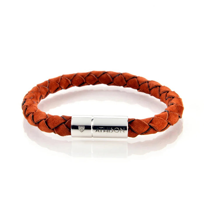 An illustrated size chart helps you find your ideal Athison - Braided Nubuck Bracelet in Rust, made in Italy, with sizes S (15.5–17 cm), M (17–18.5 cm), L (18.5–20 cm), and XL (20–22.5 cm) based on wrist circumference in centimeters.