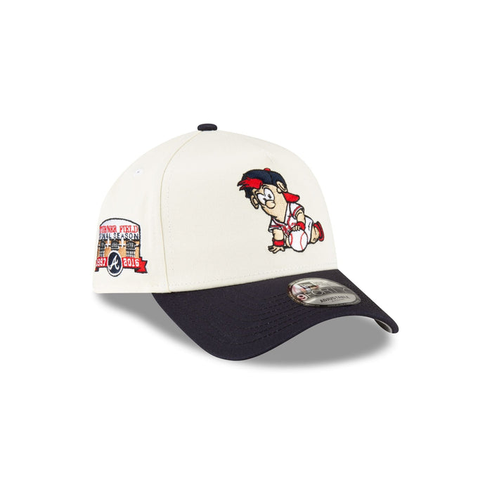 https://cdn.shopify.com/s/files/1/0601/2554/4675/files/70873718_9FORTYAF_MLBMINIMASCOT_ATLBRACO_WHT_3QR.jpg?v=1719412085