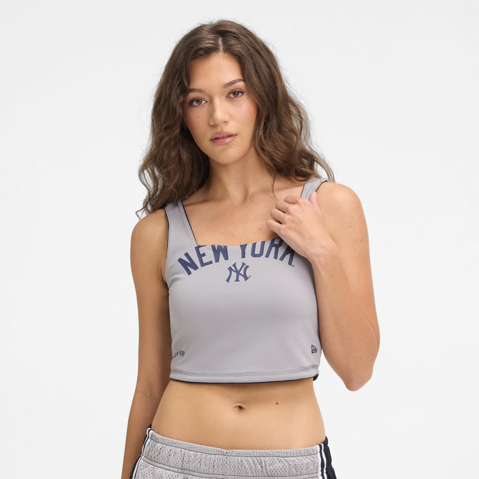 https://cdn.shopify.com/s/files/1/0601/2554/4675/files/1x1_-_Look_20_0296.jpg?v=1749156192
