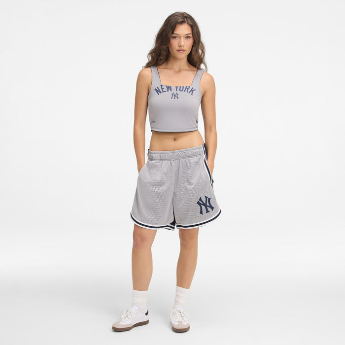 https://cdn.shopify.com/s/files/1/0601/2554/4675/files/1x1_-_Look_20_0285.jpg?v=1749156192