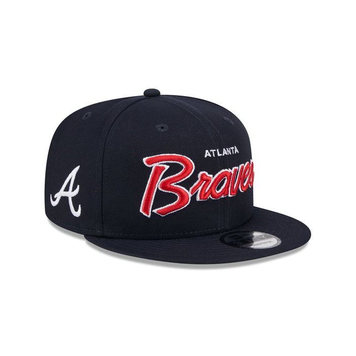 https://cdn.shopify.com/s/files/1/0601/2554/4675/files/60439950_9FIFTY_950EGSCRIPT_ATLBRA_OTC_3QR.jpg?v=1713795117