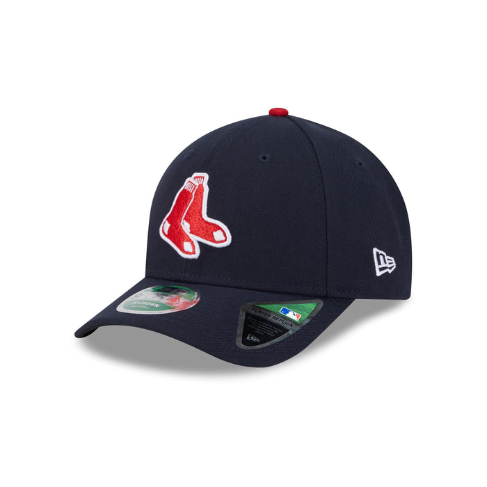 https://cdn.shopify.com/s/files/1/0601/2554/4675/files/60646776_9FORTYMC_MLBPLYRREP940MC_BOSRED_OTC_3QL.jpg?v=1736976594