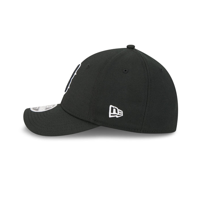 https://cdn.shopify.com/s/files/1/0601/2554/4675/files/60772484_39THIRTYMC_CHS39THIRTYMC30193_BOSRED_WHI_LSIDE.jpg?v=1768423659