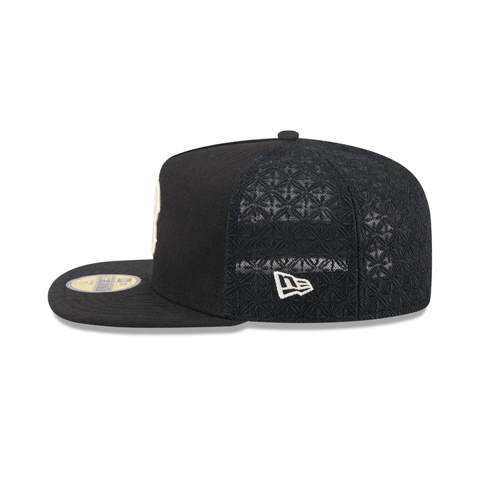 https://cdn.shopify.com/s/files/1/0601/2554/4675/files/60750771_59FIFTYAF_5950DAY5950AF2704_BOSRED_BLK_LSIDE.jpg?v=1745502721