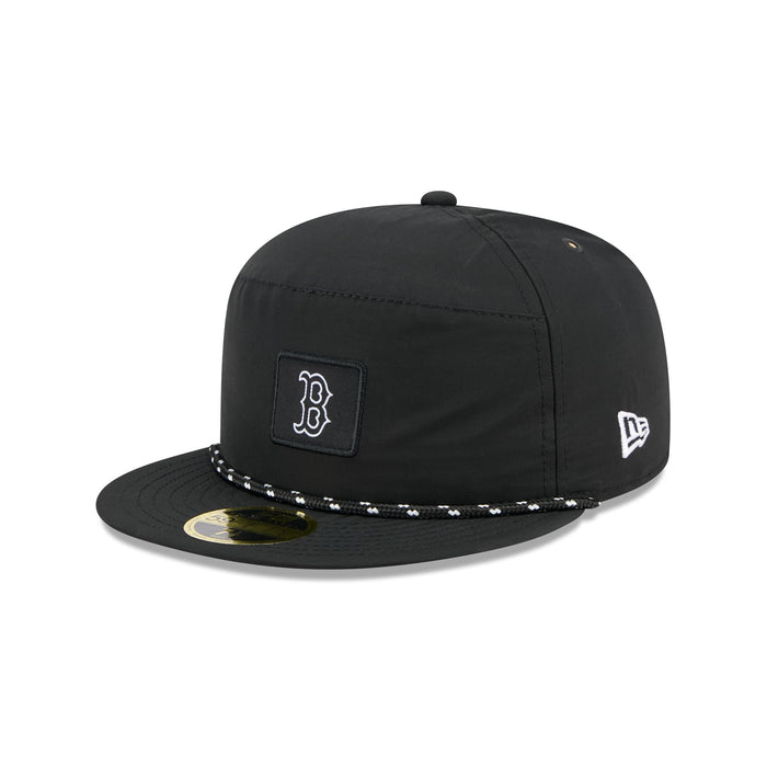 https://cdn.shopify.com/s/files/1/0601/2554/4675/files/60750793_59FIFTY_5950DAY5950SP270_BOSRED_BLK_3QL.jpg?v=1745502730