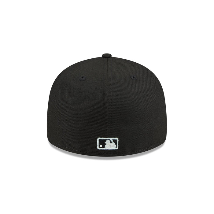 https://cdn.shopify.com/s/files/1/0601/2554/4675/files/60842298_59FIFTY_CC59FIFTYPC30808_BOSRED_BLK_R.jpg?v=1763569071