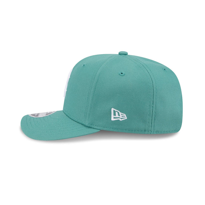 https://cdn.shopify.com/s/files/1/0601/2554/4675/files/60666714_9SEVENTY_CITYCONNECTBOSRED_BOSRED_OTC_LSIDE.jpg?v=1747315859