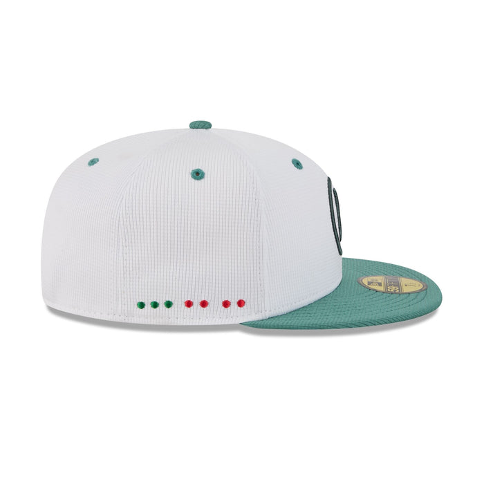 https://cdn.shopify.com/s/files/1/0601/2554/4675/files/60666471_59FIFTY_CITYCONNECTBOSRED_BOSRED_OTC_RSIDE.jpg?v=1747315858