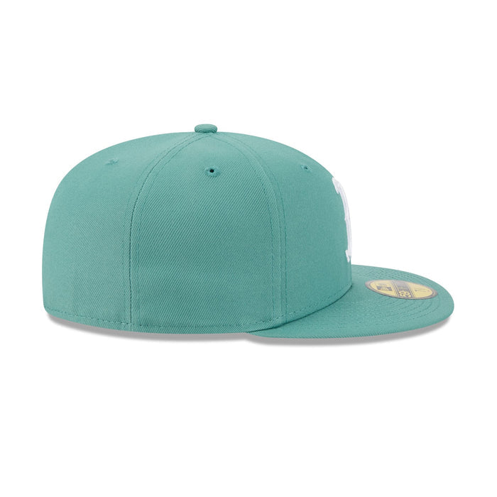https://cdn.shopify.com/s/files/1/0601/2554/4675/files/60666568_59FIFTY_CITYCONNECTBOSRED_BOSRED_OTC_RSIDE.jpg?v=1747315858