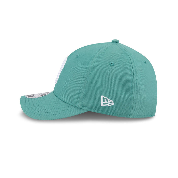 https://cdn.shopify.com/s/files/1/0601/2554/4675/files/60666767_9FORTYMC_CITYCONNECTBOSRED_BOSRED_OTC_LSIDE.jpg?v=1747315858