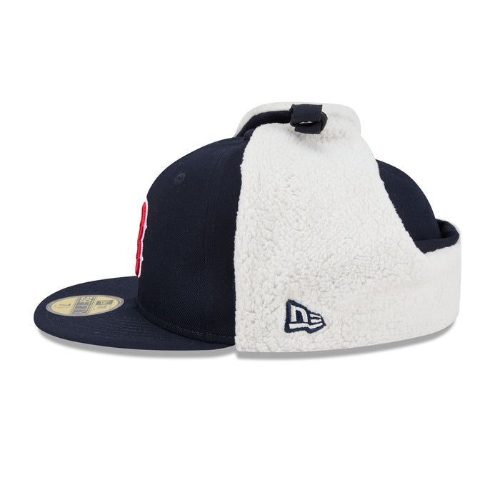 https://cdn.shopify.com/s/files/1/0601/2554/4675/files/60758561_59FIFTYDOGEAR_DOGEARCLASSIC29314_BOSRED_OTC_LSIDE.jpg?v=1760987484