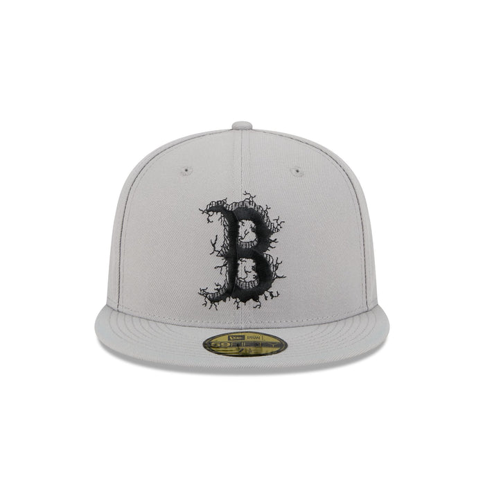 https://cdn.shopify.com/s/files/1/0601/2554/4675/files/60693549_59FIFTY_5950CRACKED26484_BOSRED_GRA_F.jpg?v=1756141603