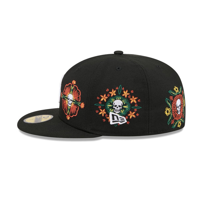 https://cdn.shopify.com/s/files/1/0601/2554/4675/files/60832769_59FIFTY_LifestyleEnergy_BOSRED_BLK_LSIDE.jpg?v=1760914191