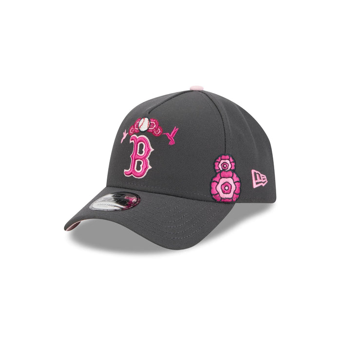 https://cdn.shopify.com/s/files/1/0601/2554/4675/files/60675112_9FORTYAF_940AFDIADEMUERTOSBOSREDGRH_BOSRED_GRH_3QL.jpg?v=1760635752