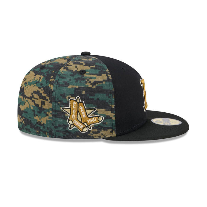 https://cdn.shopify.com/s/files/1/0601/2554/4675/files/60573388_59FIFTY_DIGICAMO_BOSRED_BLK_RSIDE.jpg?v=1728315062