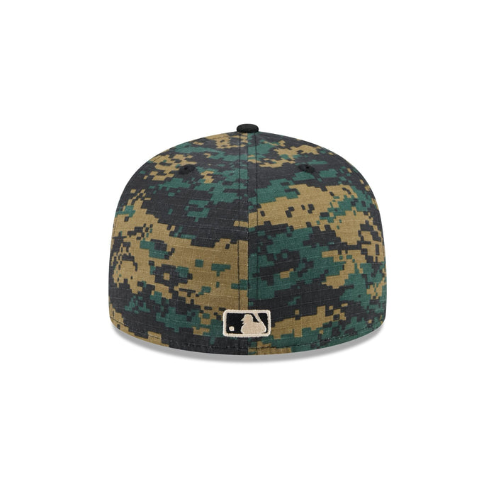 https://cdn.shopify.com/s/files/1/0601/2554/4675/files/60573388_59FIFTY_DIGICAMO_BOSRED_BLK_R.jpg?v=1728315062