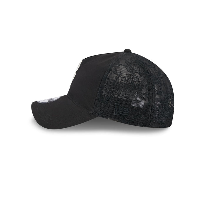 https://cdn.shopify.com/s/files/1/0601/2554/4675/files/60668395_9TWENTYAF_EMBROIDEREDMESH_BOSRED_BLK_LSIDE.jpg?v=1739218474