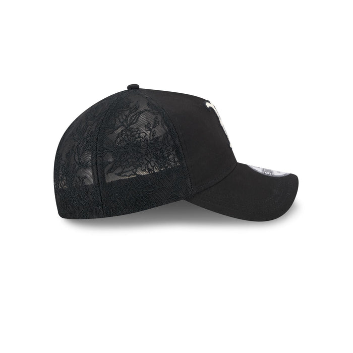 https://cdn.shopify.com/s/files/1/0601/2554/4675/files/60668395_9TWENTYAF_EMBROIDEREDMESH_BOSRED_BLK_RSIDE.jpg?v=1739218474