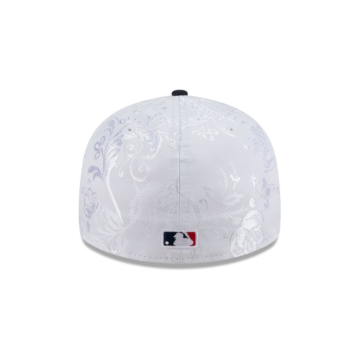 https://cdn.shopify.com/s/files/1/0601/2554/4675/files/60750745_LP59FIFTY_5950DAY5950LP2704_BOSRED_XWH_R.jpg?v=1745502723