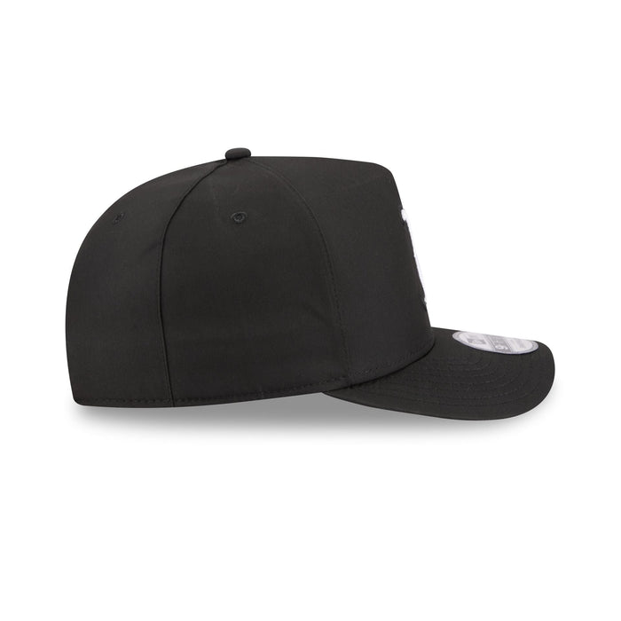 https://cdn.shopify.com/s/files/1/0601/2554/4675/files/60763682_9FIFTYAF_GORETEX950AFPC291_BOSRED_BLK_RSIDE.jpg?v=1765291719