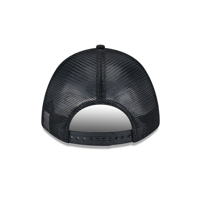 https://cdn.shopify.com/s/files/1/0601/2554/4675/files/60641194_940MC_20AF_20TRUCKER_GRADIENTRACEWAY_BOSRED_BLK_R.jpg?v=1738873206