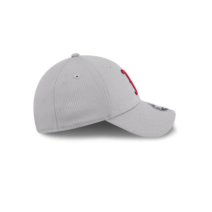 https://cdn.shopify.com/s/files/1/0601/2554/4675/files/60441956_9FORTYSS_940SSEGGRAGRAOTC_BOSRED_GRA_RSIDE.jpg?v=1713795115