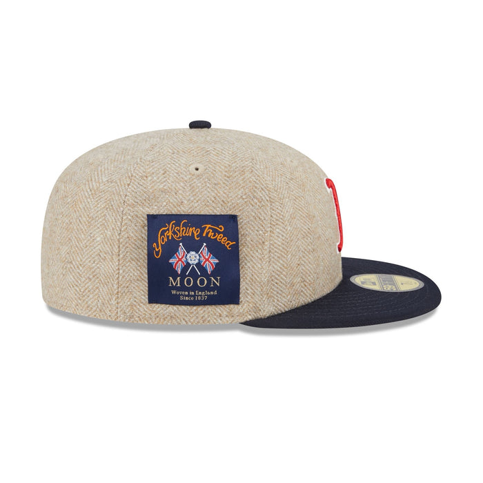 https://cdn.shopify.com/s/files/1/0601/2554/4675/files/60661420_59FIFTY_LifestyleEnergy_BOSRED_VGD_RSIDE.jpg?v=1734031419