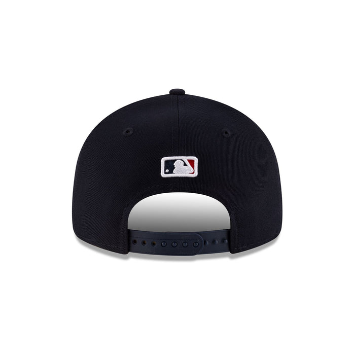 https://cdn.shopify.com/s/files/1/0601/2554/4675/files/60662279_RC9FIFTY_JRD25_BOSRED_NAV_R.jpg?v=1741724236