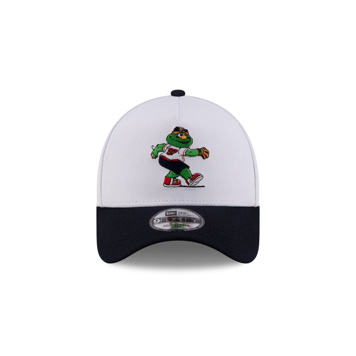 https://cdn.shopify.com/s/files/1/0601/2554/4675/files/70931208_9FORTYAFRAME_MLBMASCOT_25_BOSSCACO_WHT_F.jpg?v=1741802262