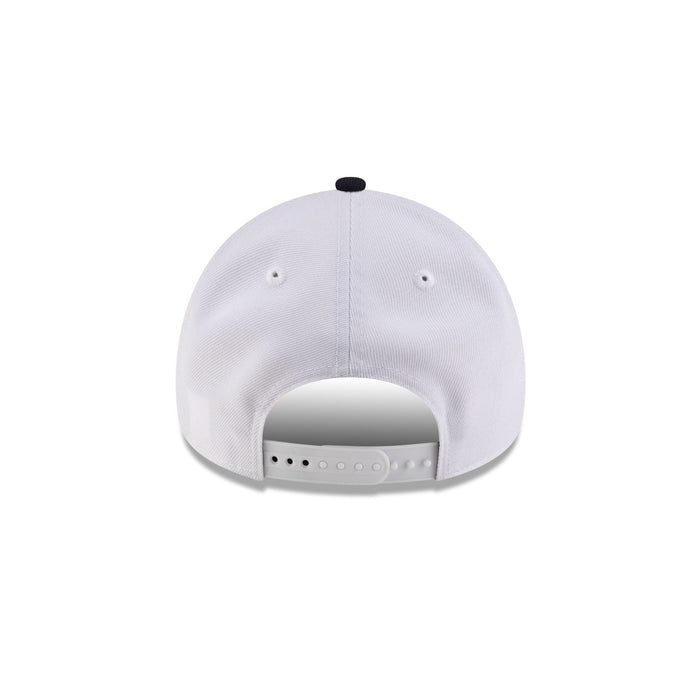 https://cdn.shopify.com/s/files/1/0601/2554/4675/files/70931208_9FORTYAFRAME_MLBMASCOT_25_BOSSCACO_WHT_R.jpg?v=1741802262