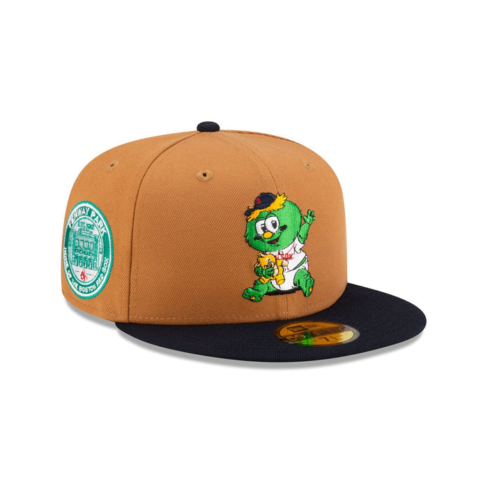 https://cdn.shopify.com/s/files/1/0601/2554/4675/files/70873130_59FIFTY_MLBMINIMASCOT_BOSREDCO_BRN_3QR.jpg?v=1719412091