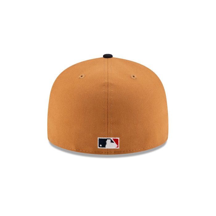 https://cdn.shopify.com/s/files/1/0601/2554/4675/files/70873188_59FIFTY_MLBMINIMASCOT_BOSRED_BRN_R.jpg?v=1719412088
