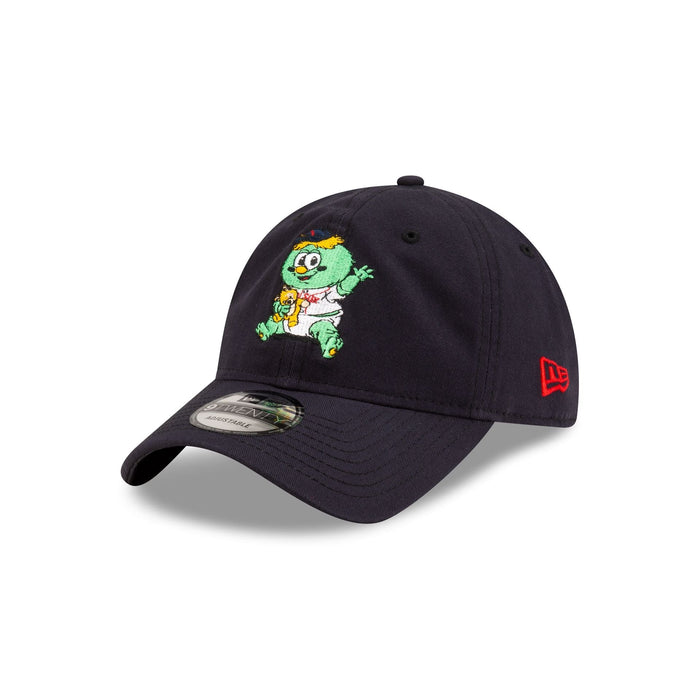 https://cdn.shopify.com/s/files/1/0601/2554/4675/files/70873628_9TWENTY_MLBMINIMASCOT_BOSRED_NAV_3QL.jpg?v=1719412179