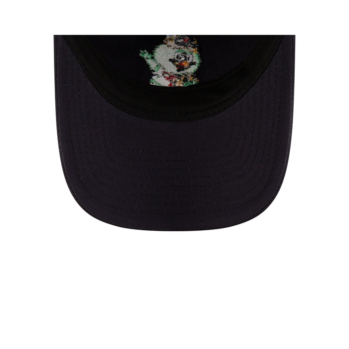 https://cdn.shopify.com/s/files/1/0601/2554/4675/files/70873628_9TWENTY_MLBMINIMASCOT_BOSRED_NAV_UV.jpg?v=1719412090