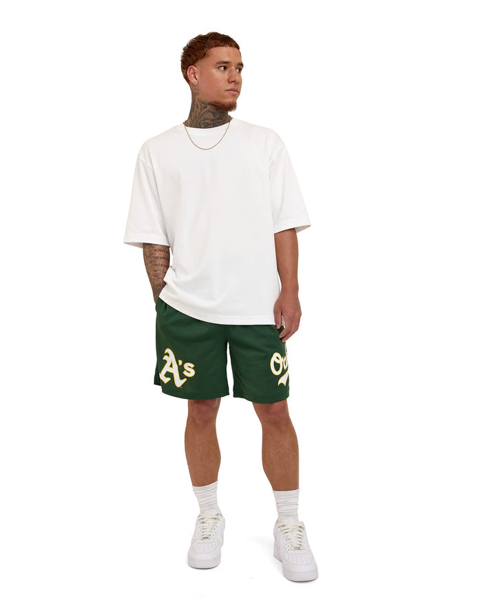 https://cdn.shopify.com/s/files/1/0601/2554/4675/files/Look_5_01.jpg?v=1732550463